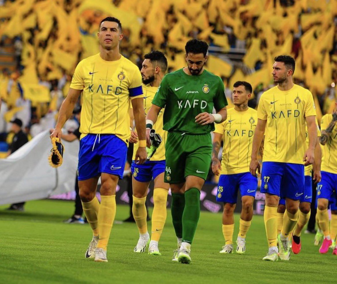 alharbi_44's tweet photo. خبر :

لجنة المُسابقات في الاتحاد الإسباني تُفكر جدياً بتعديل توقيت مُباريات الأندية الكبيرة في الدوري "والتي تُصادف توقيت مُباريات نادي النصر السعودي" تحقيقاً لرغبة الجماهير هُناك "ولكسب عدد كبير من المُشاهدات التلفزيونية" https://t.co/g7C1OscjmU