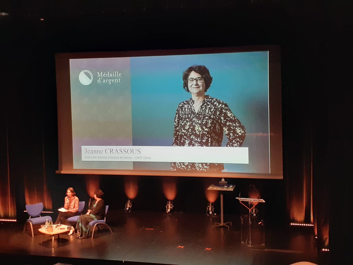 HEL4CHIROLED tweet media