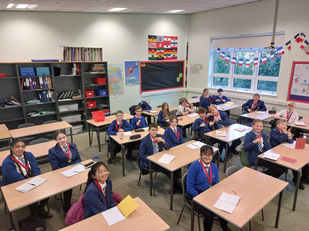 A huge congratulations to our stars of the month - 1R2! Nominated by their teacher, Mr Davies, for all their dedication and enthusiasm 💫