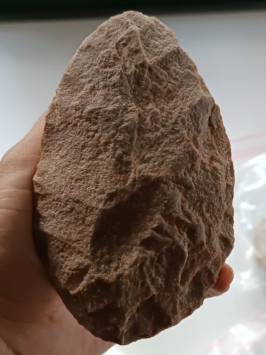 Having an amazing time looking at the ESA lithics of Thomas I quarry, Morocco !