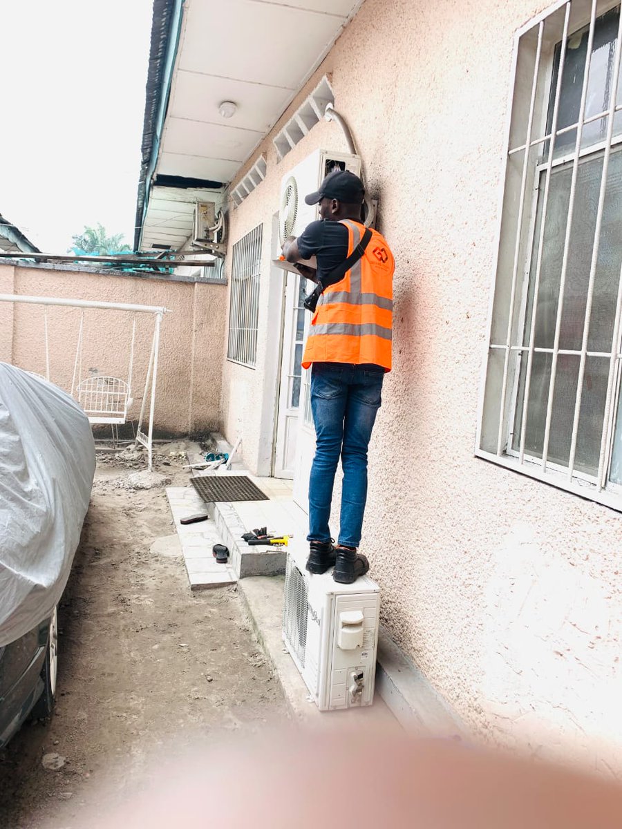Genietech34's tweet photo. Avec des ingénieurs très bien qualifiés de votre société génie tech nous pourrons vous aider à démonter vos splits,de faire l’entretien et d‘installer d’une manière professionnelle
#GENIE_TECH_DRC #froid https://t.co/o8Ax8CWJoP
