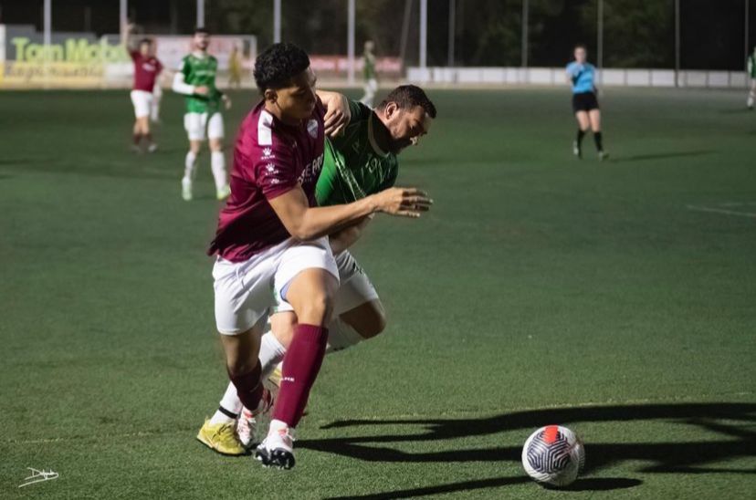 JuanSeAngulo05's tweet photo. Defensa 💪🏻

#spain #españa #ubeda #úbedarapids #soccer #defender #dfc https://t.co/IppkOEl2g1