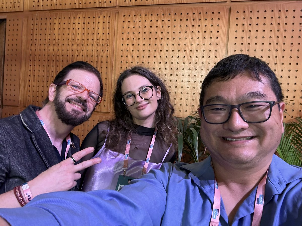 deantak's tweet photo. Meeting more folks at the Web Summit in Lisbon. Did panel on gaming for good with Eva Vonk, Mathias Gredal Norvig and Jude Ower. Nice to see Jia Shen again! https://t.co/fGhddDe2S4