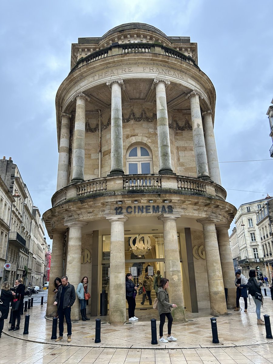 ch_perrens's tweet photo. Ouverture du 3ème congrès de #psychotraumatisme organisé par le @ch_perrens au CGR Le Français de @Bordeaux. Salle comble pour ces 2 jours de conférences et d’interventions sur le thème du parcours de reconstruction post-traumatique. https://t.co/Q7XRYLgFmV