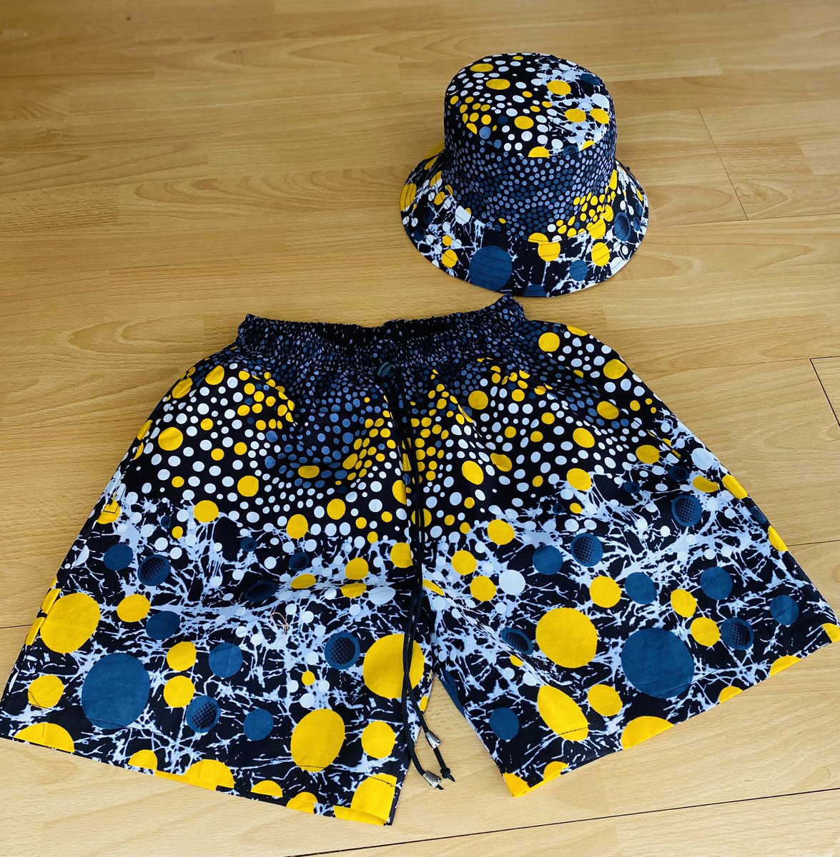 haploz99's tweet photo. So guys @Bakari_sibanda of @by_BAKARI  has asked me for a small small 50 Retweets in this tweet so I can lay my hands on this summer combo !! 

X people please do your thing !! 

I have until 5pm !! 🤲 https://t.co/Dww50w5UtH