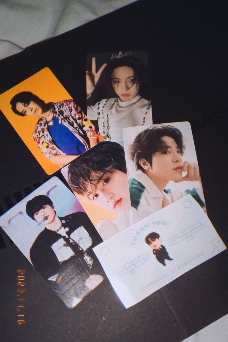 hwanurluv's tweet photo. ⁺₊♡ happy mail ♡₊⁺
💌 from @eokycart | #1826arrival
💭 #roxmails !
— finally nakauwi na rin junghwan crown huehue 🥹🥹 https://t.co/olJaFAuY8U