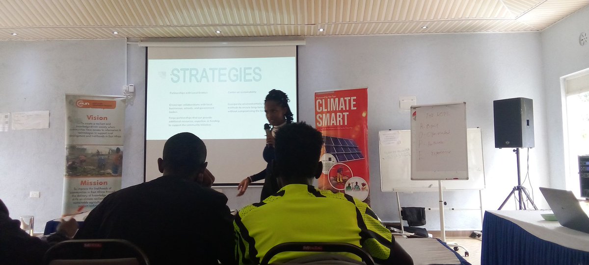 KellieMakolo's tweet photo. Youth should establish a feedback loop for continuous evaluation of the initiative effectiveness - Modester Lyn , KCCWG
#YouthAgriclimatePolicy
@Alineafrica  @RadioDomus  @KajiadoGov @kajiadonews https://t.co/ADBilLJbmX