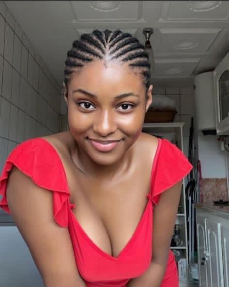 AdvoBarryRoux's tweet image. Our ladies, this is just a reminder that you need to stop wasting your money; this is the hairstyle men find very attractive.