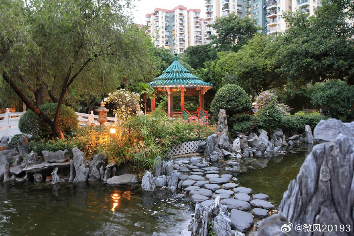 DBen2023's tweet photo. #HongKong Travel Info: #HKG has many 24-hour parks/promenades. Some of them can also enjoy the night view, sunrise, and sunset of #HK with https://t.co/gdGn3LJBKQ hotspots. They are good places to rest. Details: https://t.co/omRHcckqhK #DiscoverHongKong #HelloHongKong #discoverhk https://t.co/cvLX3GRx4W