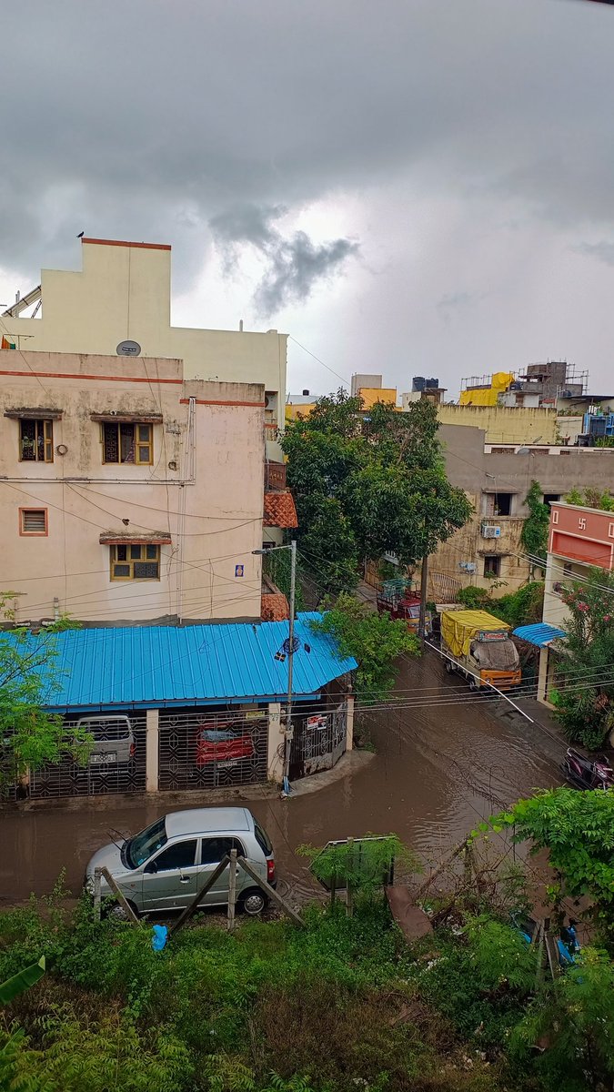 S_eFctd_M's tweet photo. @chennaicorp @PriyarajanDMK @MMageshkumaar @RAKRI1 @SharanyaAri @amith__mp @rdc_south @GccNorth Still waterlogging in may streets in vijayanagar, Velachery . I didn't see any difference https://t.co/bsa5O3DSSy