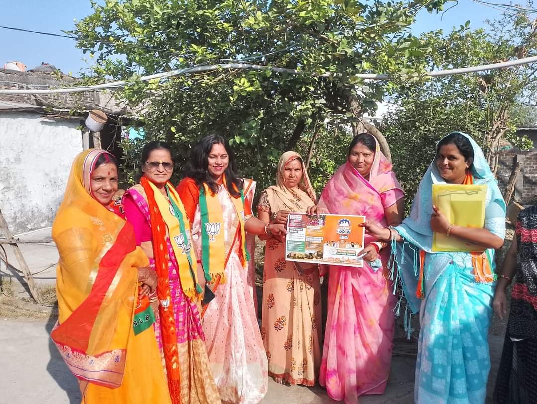 BJPMP4MM's tweet photo. खातेगांव विधानसभा के ग्राम बचखाल में मातृशक्ति से आगामी विधानसभा चुनाव में भाजपा के समर्थन में मतदान करने का आग्रह किया

@BJP4MP @BJPMahilaMorcha @VanathiBJP @MayaNaroliya @SujataPadhyBJP 
#MM4MP https://t.co/zWW96obYrY