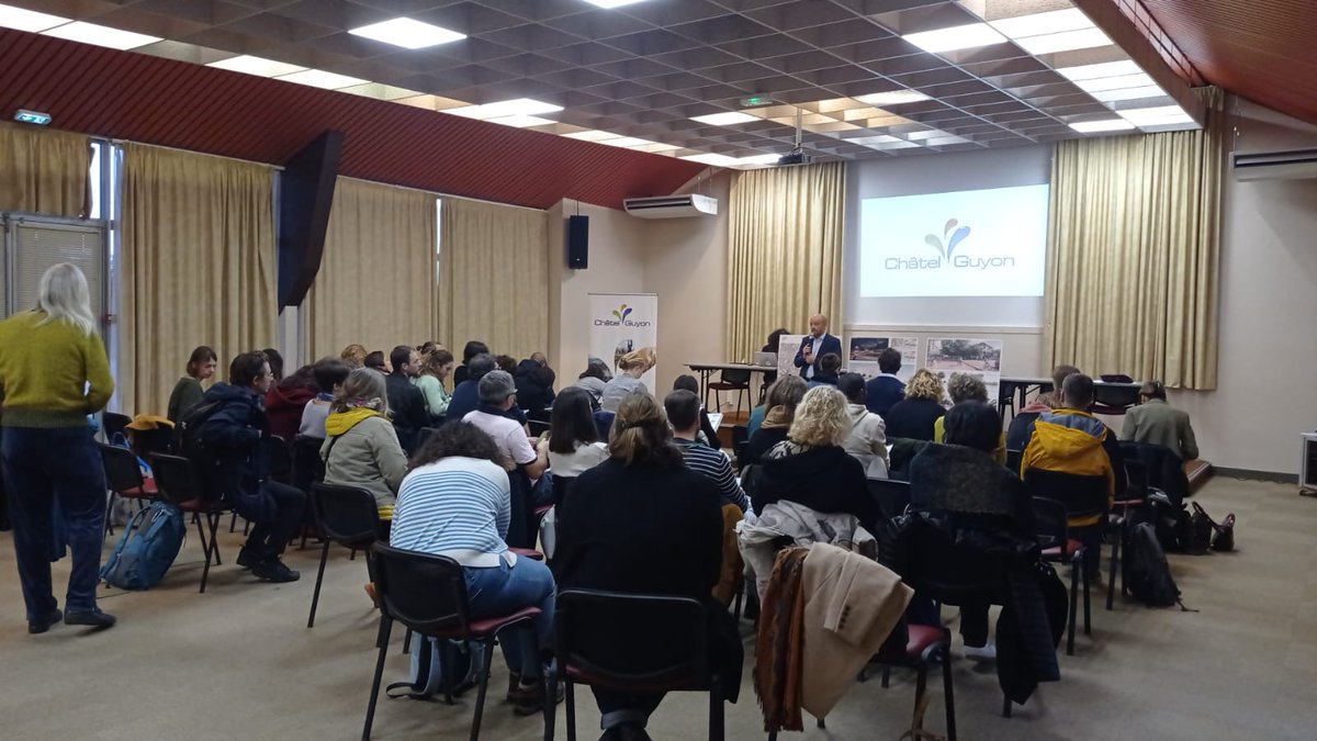 Fnau_urba's tweet image. #Fnau44 Journée consacrée à 10 explorations dispersées dans la métropole clermontoise et ses environs. Chacune est une invitation à qualifier les indices de la recomposition culturelle liée à la réorientation écologique et à énoncer collectivement de nouveaux repères pour demain.