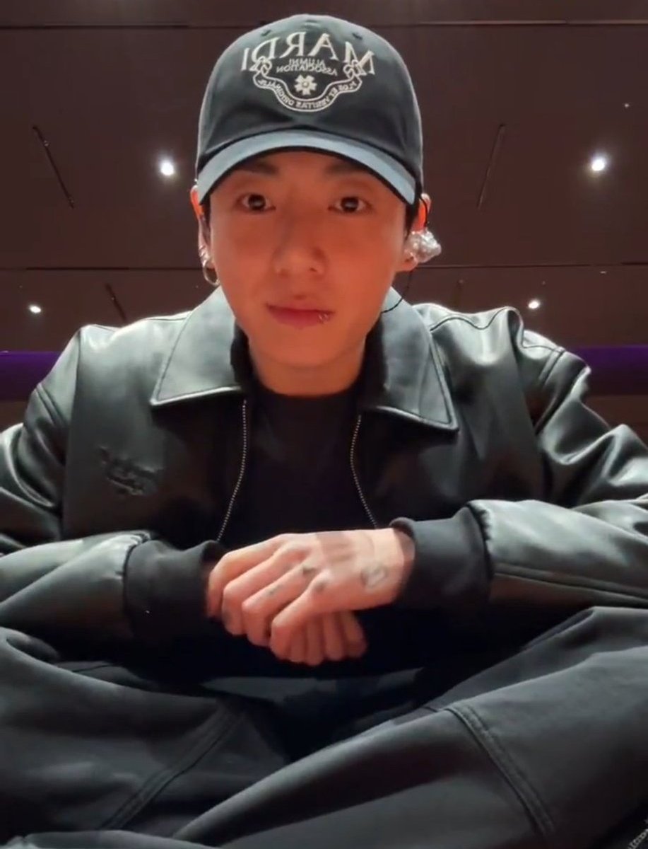 O613file's tweet photo. pretty boy came home !!! ♡ https://t.co/4hoD2LJYjq
