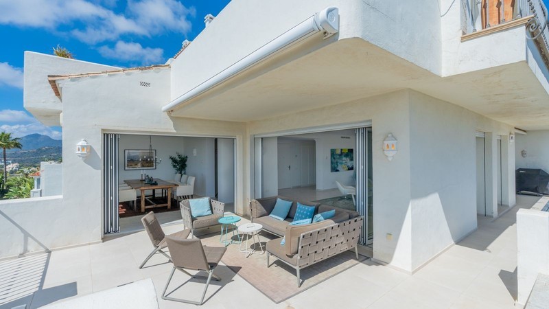 enjoy_prop's tweet photo. FEATURES : 3 Bedrooms - 3.5 Bathrooms - Built area: 266 m2 
Terraces: 45 m2
https://t.co/X9tnOhiiLu
#opportunity #property #realestatedevelopers #realestatepromotors #investingmarbella#investingrealestate #capitalmarkets #institutionalinvestors #development#investmentproperty https://t.co/rXfXNTOOpn
