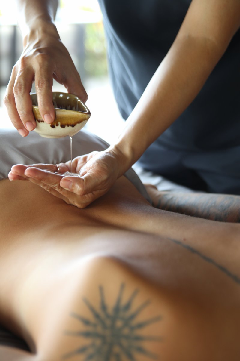 ConradKohSamui's tweet image. Discover holistic rejuvenation at Conrad Spa Koh Samui with exclusive treatment rooms, invigorating massages, and nourishing body wraps, all crafted with our own garden herbs and organic produce for a natural path to well-being.

#StayInspired #ConradKohSamui #Thailand