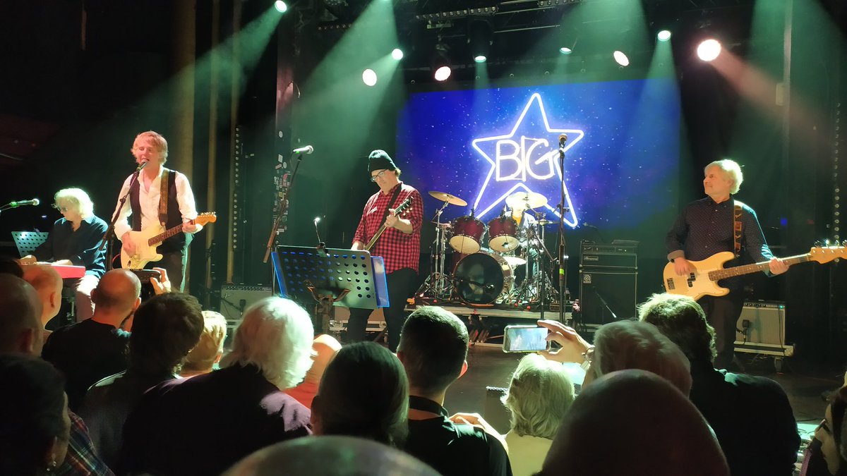 elsotaescala's tweet photo. RECOMANACIÓ SINCERA a tot MELÒMAN de les poques ZONES on tocaran aquests 5 SENYORS. NO US HO PERDEU! #JodyStephens BIG STAR #PatSansone WILCO #JonAuer POSIES #MikeMills REM #ChrisStamey DB's; FASCINANT RESURRECCIÓ ESCÈNICA del CANÇONER i l'ESPERIT dels #BigStar.
GRANDIÓS CONCERT! https://t.co/t0LgCcyrMO