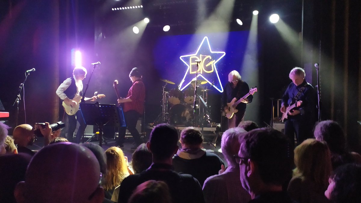 elsotaescala's tweet photo. RECOMANACIÓ SINCERA a tot MELÒMAN de les poques ZONES on tocaran aquests 5 SENYORS. NO US HO PERDEU! #JodyStephens BIG STAR #PatSansone WILCO #JonAuer POSIES #MikeMills REM #ChrisStamey DB's; FASCINANT RESURRECCIÓ ESCÈNICA del CANÇONER i l'ESPERIT dels #BigStar.
GRANDIÓS CONCERT! https://t.co/t0LgCcyrMO