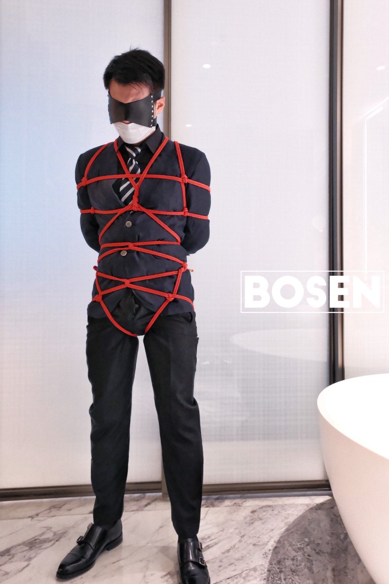 bosen2045's tweet photo. #正装suit #捆绑bondage https://t.co/KJ4QFVvtJF