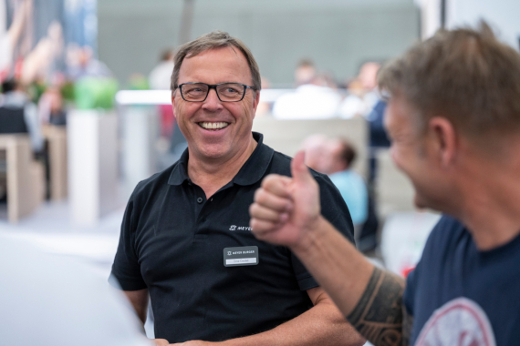 Die Messe #dachundholz, die im März in Stuttgart stattfindet, möchte Hersteller und Besucher noch stärker vernetzen. Auf einer virtuellen Plattform präsentieren Unternehmen ihre  Produkte und Marken mit Bildern, Videos und Texten. #tischler #dachdecker
bauhandwerk.de/news/messe-dac…