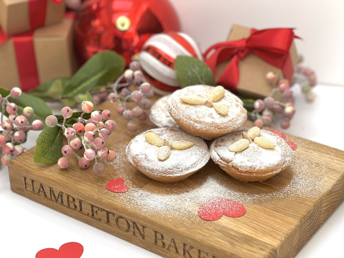 HambletonBakery's tweet photo. Okay today’s temptation is our new sweet pastry mince pie 🥧 it’s got to be done! Packed full of fruit &amp; a little tipple or two #mincepieseason #christmasiscoming 
#realbread #longfermentation 
#noadditives #nopreservatives #notultraprocessed 
#healthybread #artisanbread https://t.co/yhWuNf8jdT