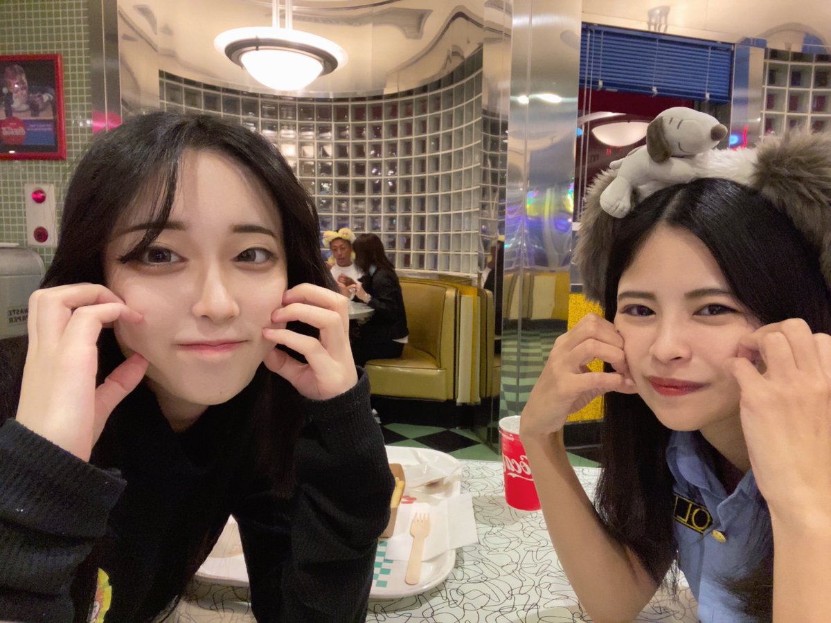 ユニハロ最終日、大好きな先輩と2人で黒猫とポリスのコス🐈‍⬛👮💖
まじでこの先輩好き過ぎるんよなぁ
1人で浮かれて騒いでた笑
今日も今から出勤だけど、その前に2人でご飯食べ行ってきます！
今日も頑張るぞ💪✨

snack24nishi.com

#自撮り界隈 #スナック #カラオケ #神戸三宮 #すなっく