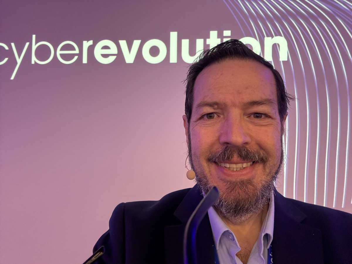 Kicking off day 3 of #cyberevolution2023 in Frankfurt moderating the opening session with a strong focus on #AI in #cybersecurity