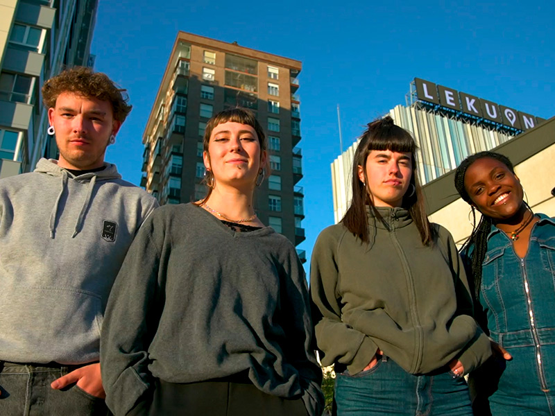 Gaur, 19:00etan, Errenteriako Badalab-en, Geruzak egitasmoaren barruan jorratu diren hiru gaietako bati dagokion ikus-entzunezkoa estreinatuko da: #etorkizuna 
labur.eus/MYTD5