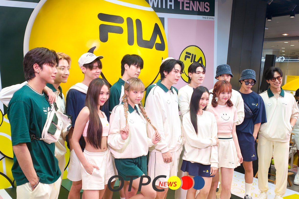 "อัพ ภูมิพัฒน์" Friend of FILA นำทีม 5  หนุ่ม "PERSES​" และ 4 สาว "Pretzelle" ร่วมงานเปิดตัว FILA x Smiley® Collection ณ FILA Shop สาขา Siam Square One

FILA X UPPOOMPAT 
#uppoompat #อัพภูมิพัฒน์
#PERSES_TH​ #PRETZELLE​
#FILATHAILAND #FILAXSMILEY