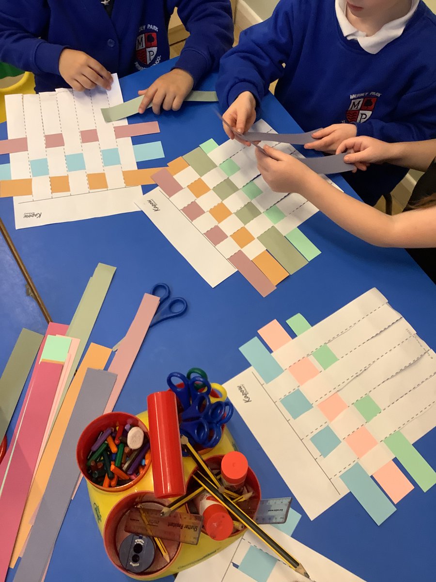 MPPS_Wirral's tweet photo. Warping and wefting in Year 1 art this afternoon as we learn the skill of weaving. 

Using strips of card and paper, we carefully weaved over and under on a paper loom to create some lovely patterns. 

#MPPSArt #craftanddesign #weaving https://t.co/pRcAvghA3k