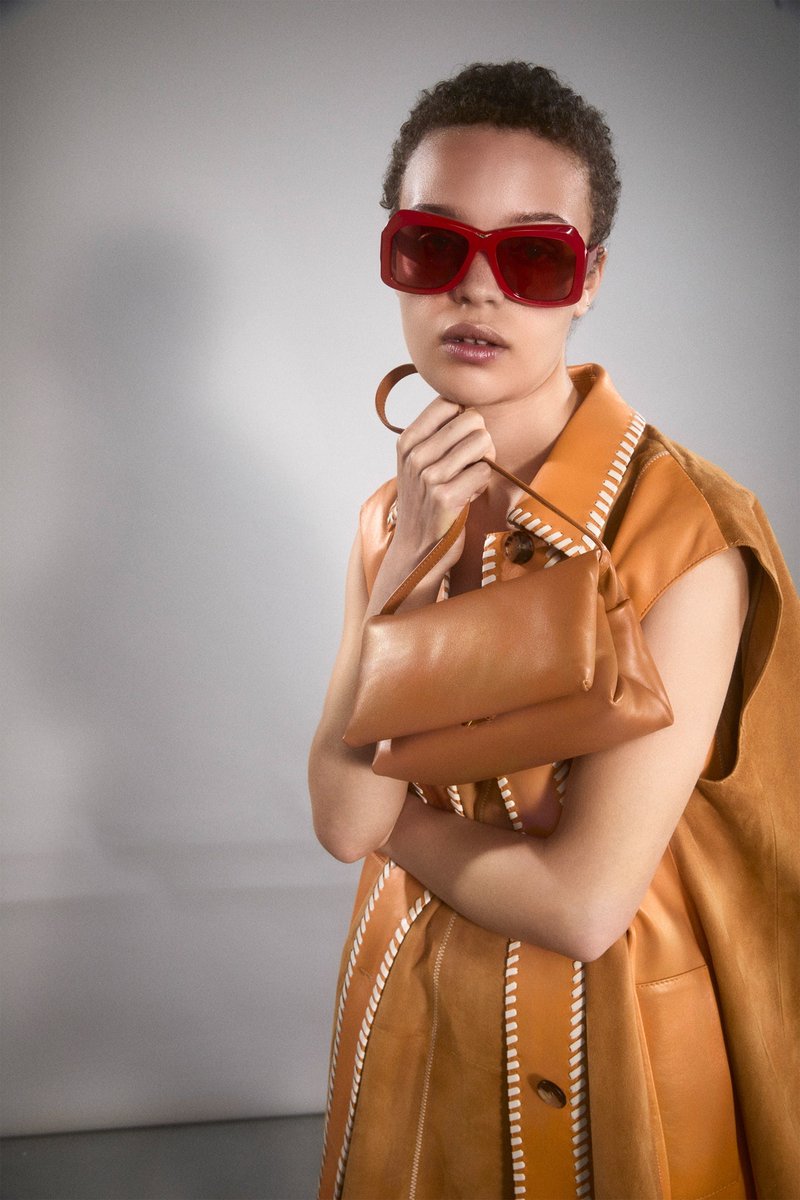 kendam_com's tweet image. Marni Resort 2024 collection lookbook kendam.com/news/lookbooks…

#Marni #Resort2024 #Lookbooks #Fashion #Kendam