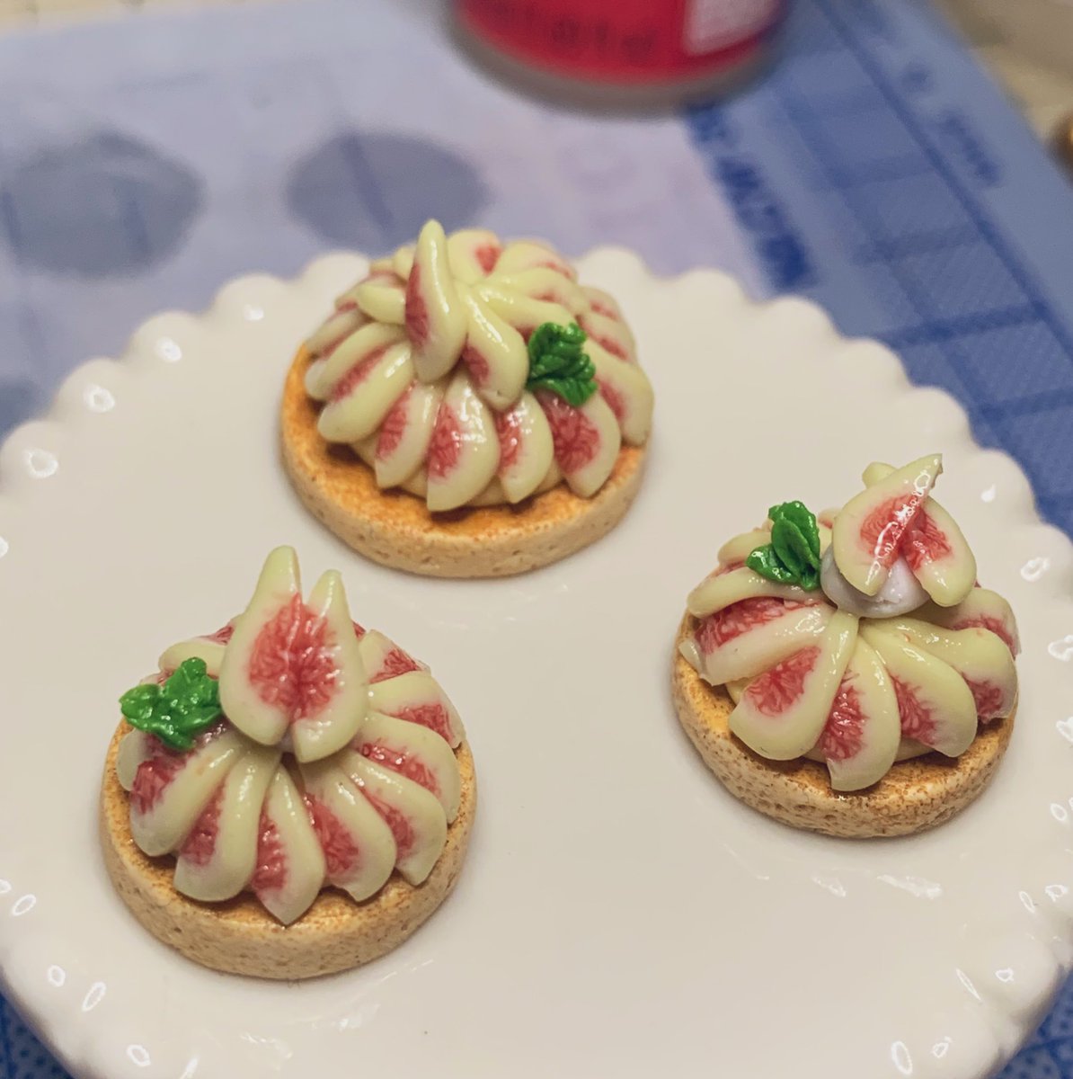 rabicatpyon's tweet image. いちじくのタルト🥧できたよ。

クリスマスに関するものも作りたい。

＃ミニチュアフード 
#premo