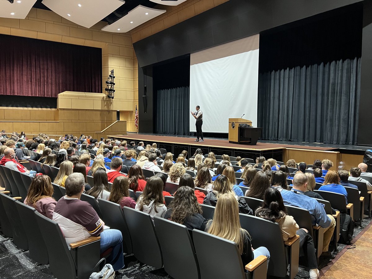 Awesome morning in central PA with Gian Paul Gonzalez and 17 schools talking about being ALL IN this year. Energy, ideas and fun this morning! ⁦<a href="/J_Renaissance/">Jostens Renaissance</a>⁩, ⁦<a href="/NorthAtlanticJR/">North Atlantic Jostens Renaissance Region</a>⁩