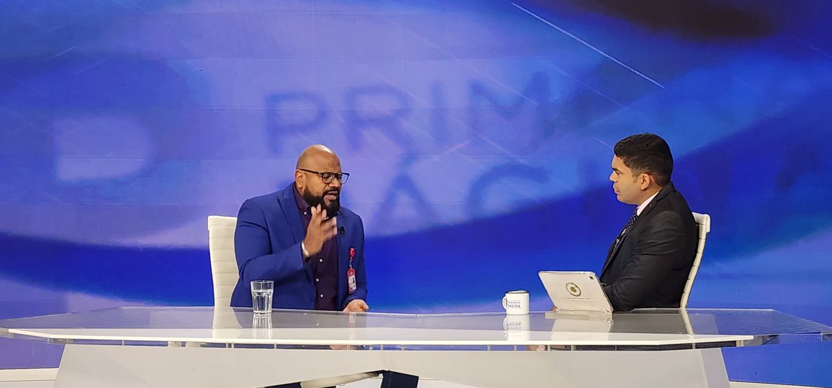 Roy_PsuvOficial's tweet photo. #16novembre Estuvimos debatiendo y profundizando la importancia del Referendum consultivo del próximo 3 de diciembre por el Esequibo! En el programa @primerapagina junto al hermano @CarlosPenaloza en el canal amigo de @globovision. #ElEsequiboEsDeVenezuela @NicolasMaduro https://t.co/lRjNxXrYuM