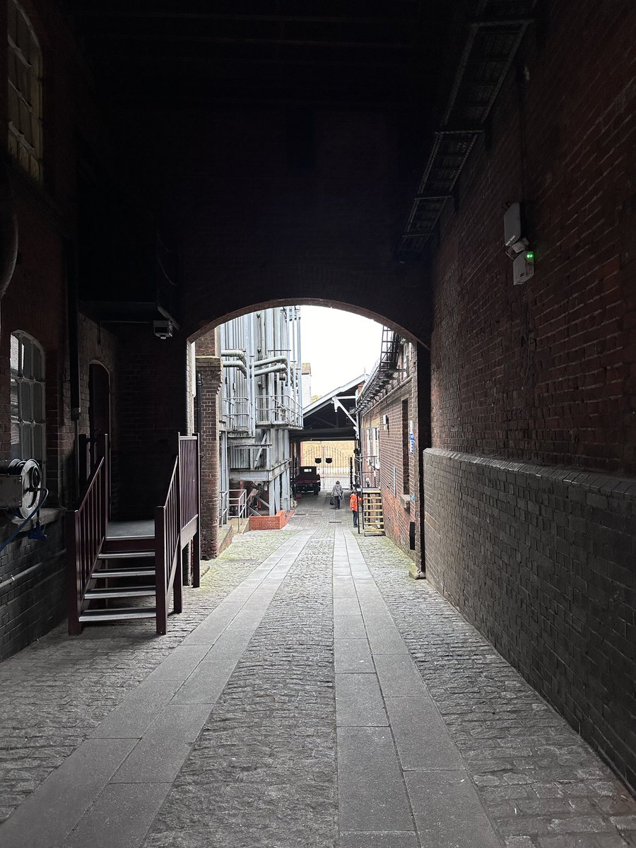 Laurence tweet media