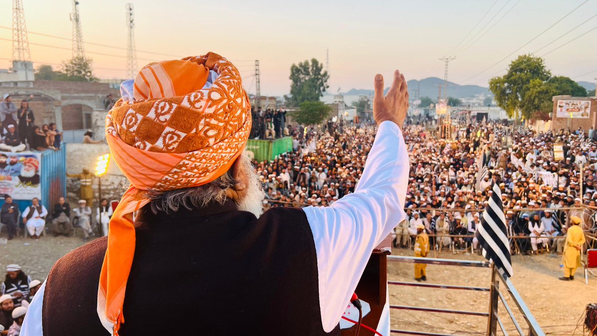 jui_faisalabad's tweet photo. نوشہرہ : قائد جمعیت مولانا فضل الرحمان جلسے سے خطاب کر رہے ہیں
جمعیت علماء اسلام فیصل آباد 
#طوفان_الاقصٰی_کانفرنس_نوشہرہ https://t.co/u6P7xWdQ2z