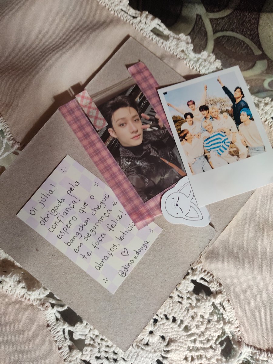 judiary_'s tweet photo. Feedback super hiper positivo pra  @dinaedouga!!! Super atenciosa, gentil, veio mtmt bem embaladinho e super rápido além de todo o carinho com os freebies e me mantendo atualizada a cada passo. Muitíssimo obrigada mais uma vez por trazer meu Chanzinho pra casa ❤️✨ https://t.co/cJjEVxZDFU
