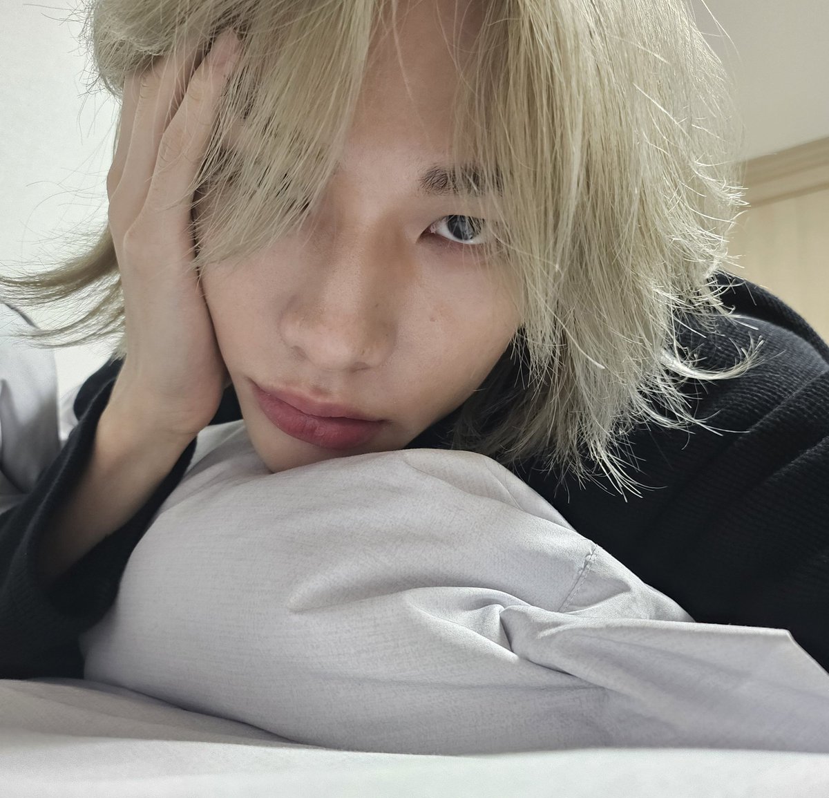 skzwithstay8's tweet photo. 🥟 - 💫
[161123] 10:47 PM KST https://t.co/wDYgCJcmZ8