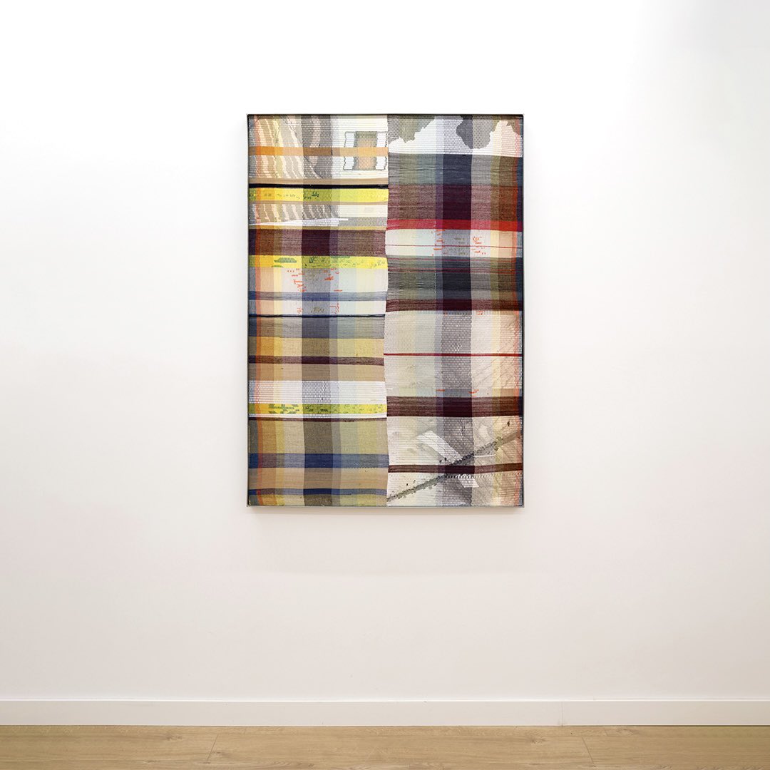 eljundigallery's tweet photo. Maria Appleton 
Coding III, 2021/2023
Printed photograph in paper and plastic bags trimmed and woven in the loom with cotton, wool and linen threads, Wood and Metal frame
140 x 98 x 6 cm https://t.co/1V22BhZ06V