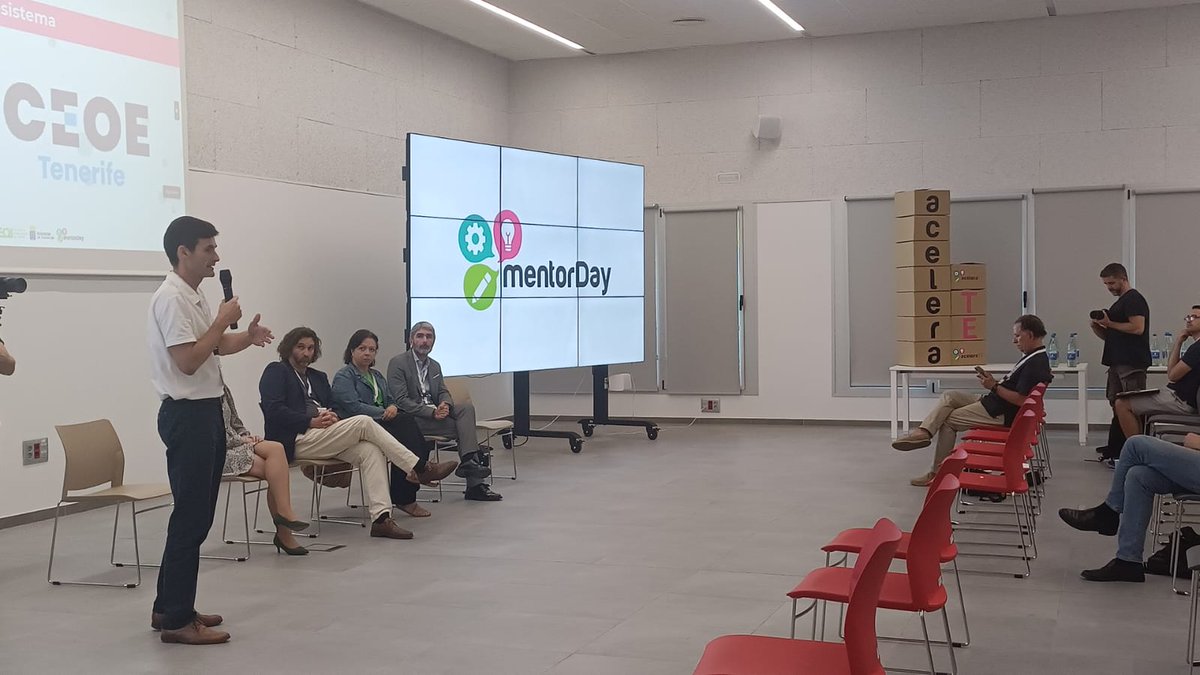 mentorday_org's tweet photo. La participación de #AlbertoÁvila en el evento de aceleraTE ha sido invaluable. Su charla inspiradora resonará mucho tiempo. ¡Gracias por compartir tu experiencia con nosotros!
#GEW2023 #aceleraTE https://t.co/e8mQW4Id7l