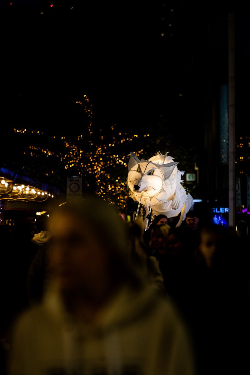 visit_mcr's tweet photo. ✨ Festive Sundays in Manchester City Centre ✨ 

Experience captivating street performances, roaming performers &amp; illuminated acts! 

🎶 Sun 26 Nov – Magical Christmas Performances
🎉 Sun 3 Dec – Christmas Parade 
👯 Sun 10 &amp; 17 Dec – Toy Procession

🔗 https://t.co/mhBUxDcsHd https://t.co/99yh9YEeOW