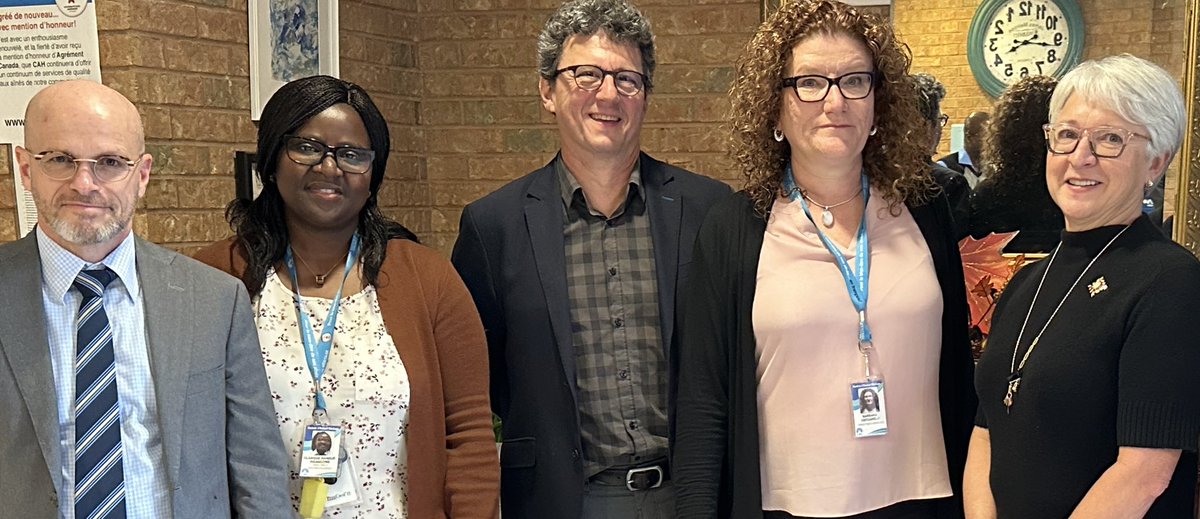 CAHdepuis45ans's tweet photo. La lieutenante-gouverneure de l’@ONgouv, l'honorable Edith Dumont, a choisi de nous rencontrer pour sa première visite officielle, en français! Un beau début de mandat pour la première femme franco-ontarienne à occuper ce poste!
#CAHdepuis45ans #aînés https://t.co/TAehNIOtAy
