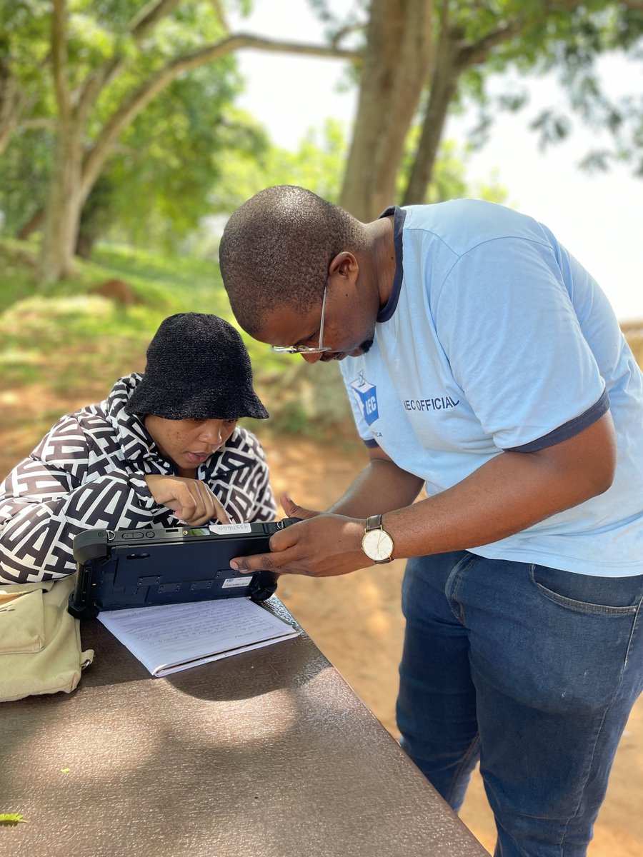 MUTCampus's tweet photo. The Independent Electoral Commission of South Africa is on campus at MUT today to help students register to vote at the upcoming general elections in 2024. 🗳️❎
#IEC #GeneralElections2024 #RegisterToVote #StudentVotes #MUT https://t.co/hsV9t1hyoZ