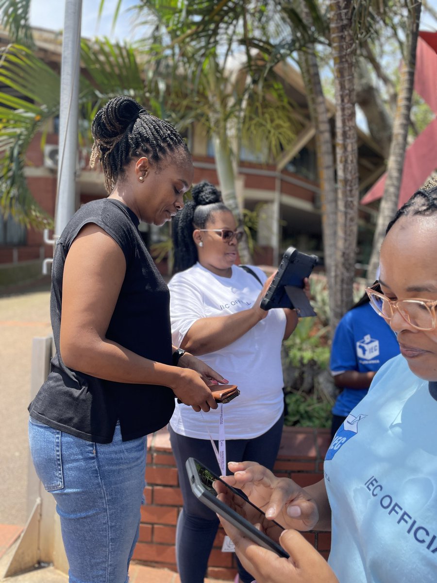 MUTCampus's tweet photo. The Independent Electoral Commission of South Africa is on campus at MUT today to help students register to vote at the upcoming general elections in 2024. 🗳️❎
#IEC #GeneralElections2024 #RegisterToVote #StudentVotes #MUT https://t.co/hsV9t1hyoZ