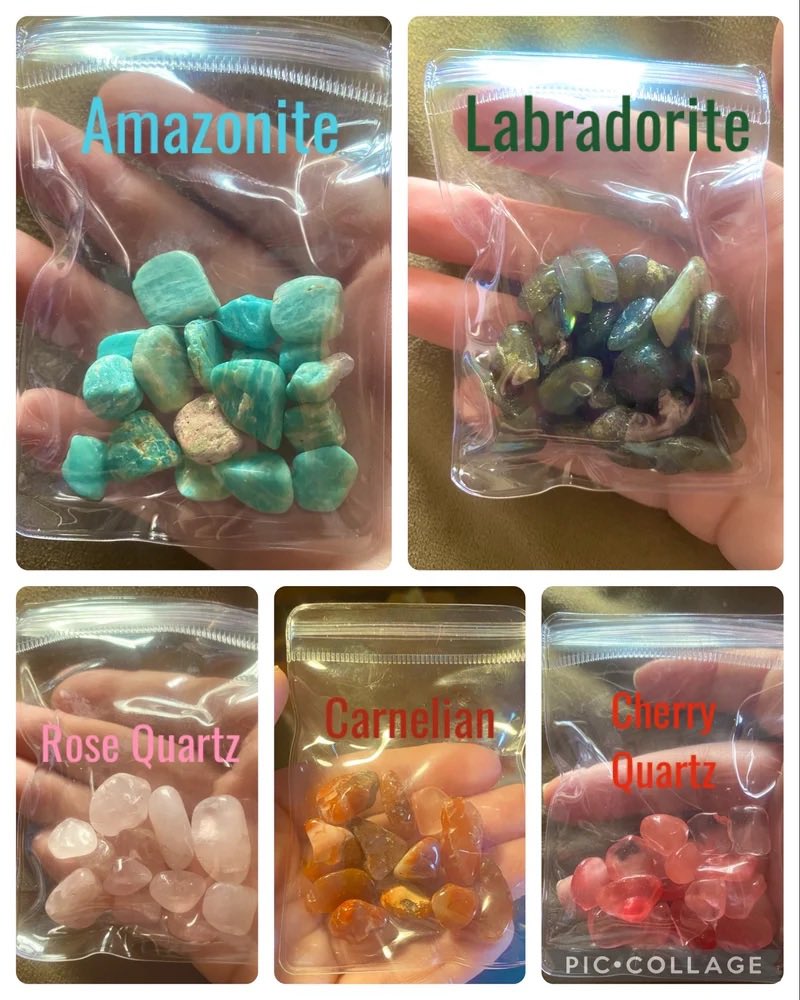 merikuros's tweet photo. $5 CRYSTAL BUNDLES ANYONE??? 
FREE US SHIPPING!!!!! 💎
https://t.co/4qEDD0qU5e https://t.co/qYngu9Ot1b