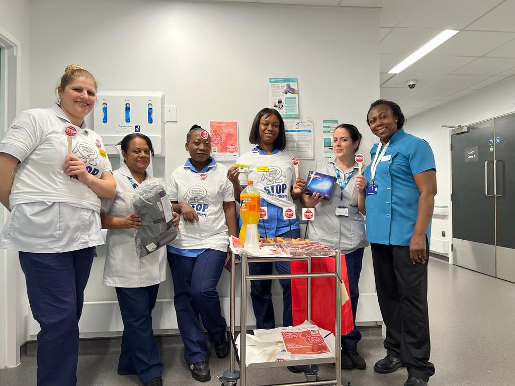Siobhan Reid (@siobhanreid12) on Twitter photo Great engagement from TV influencers in raising awareness of pu prevention <a href="/RoyalFreeNHS/">Royal Free London</a> <a href="/SDionissiou/">Sarah Dionissiou</a> <a href="/YvonneGoddard5/">Yvonne Goddard</a> <a href="/SusanTierney2/">Susan Tierney 💙</a>
#StopThePressure
#EveryContactCounts Great engagement from TV influencers in raising awareness of pu prevention <a href="/RoyalFreeNHS/">Royal Free London</a> <a href="/SDionissiou/">Sarah Dionissiou</a> <a href="/YvonneGoddard5/">Yvonne Goddard</a> <a href="/SusanTierney2/">Susan Tierney 💙</a>
#StopThePressure
#EveryContactCounts