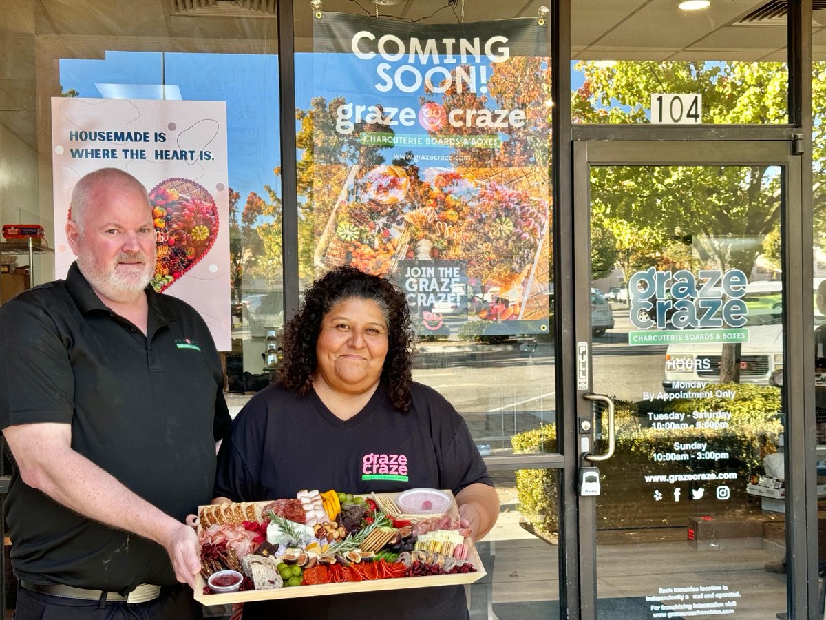 A warm welcome to Ben and Esmeralda Madonna, the newest additions to our franchise family in Paso Robles, California. They are now the proud owners of the 4th Graze Craze location in California! 🎉🧀 

#GrazeCrazeCalifornia #PasoRoblesCharcuterie #CaliforniaFoodie