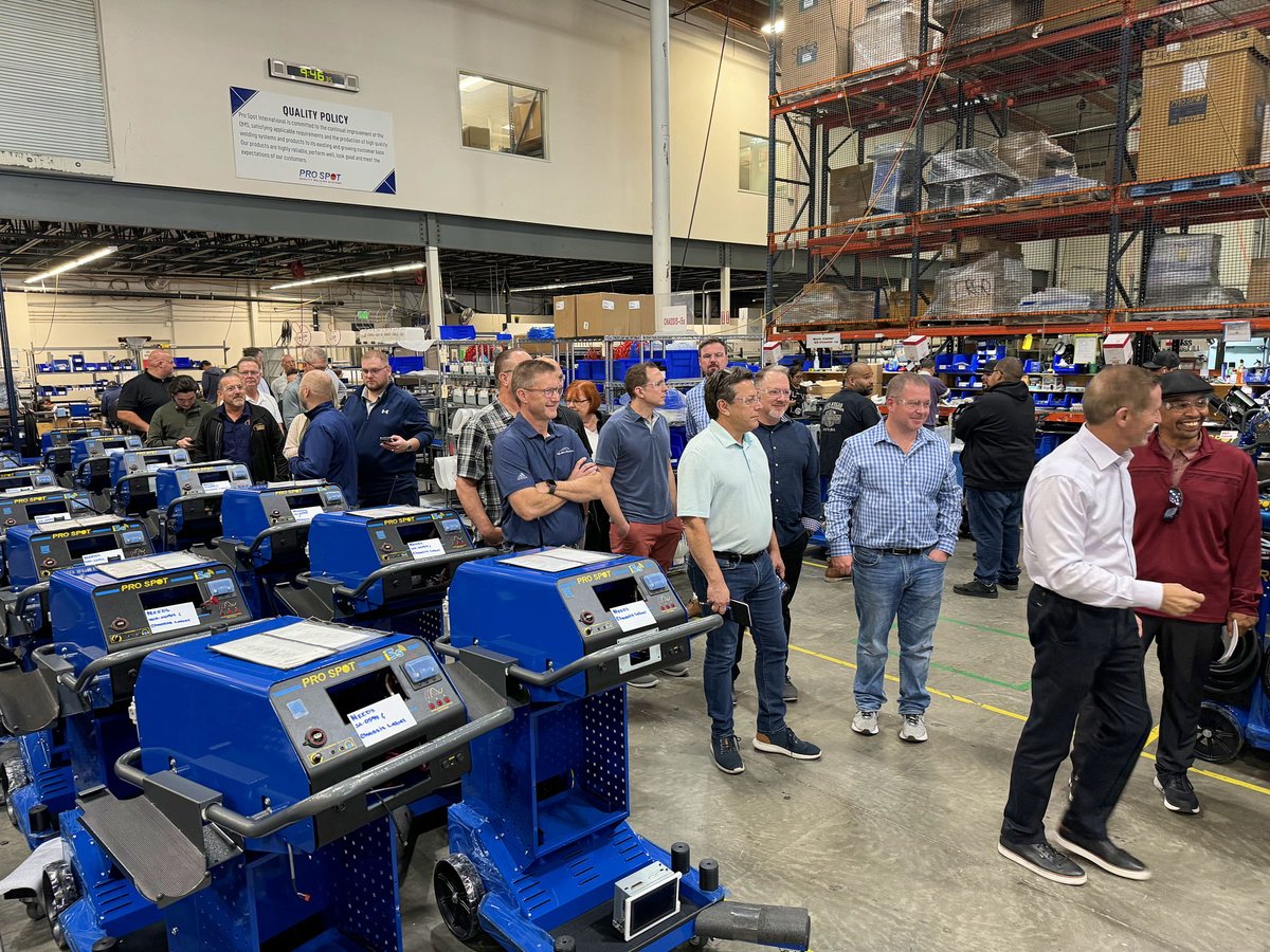 prospotwelding's tweet photo. Pro Spot International welcomed more than 20 esteemed body shop owners from across the USA, treating them to an informative meeting and an exclusive behind-the-scenes tour of our factory.
#prospotvisitors #prospot #technology #prospotwelding #prospotteam #madeinUSA https://t.co/Byo9u5m0D1