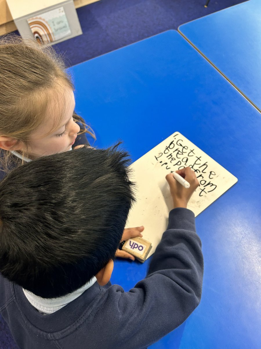 CCCRPrimary's tweet photo. Miss Bridge has been blown away by the Y1s this afternoon! We have been teaching Miss Bridge how to make a sandwich as if she was a computer! We have also been writing instructions to make toast to tell a computer or a robot! 💻🤖#cccrcomputing #cccry1 https://t.co/fcLVYi91pX