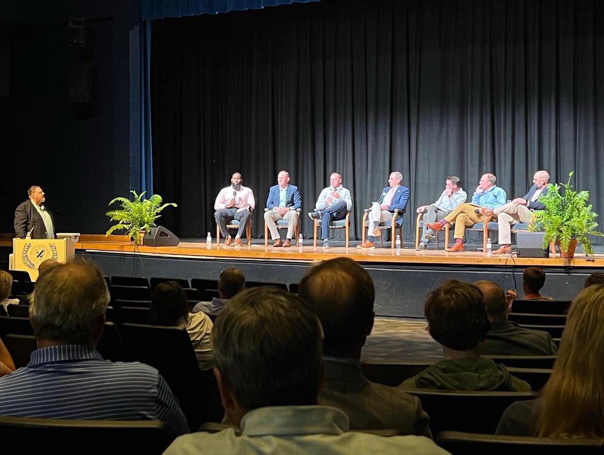 Great discussion last week on our panel about positive masculinity. It was a great opportunity for our teenaged boys to hear from some incredible male role models on how to further develop their character, having healthy relationships, and how to surround themselves with mentors.