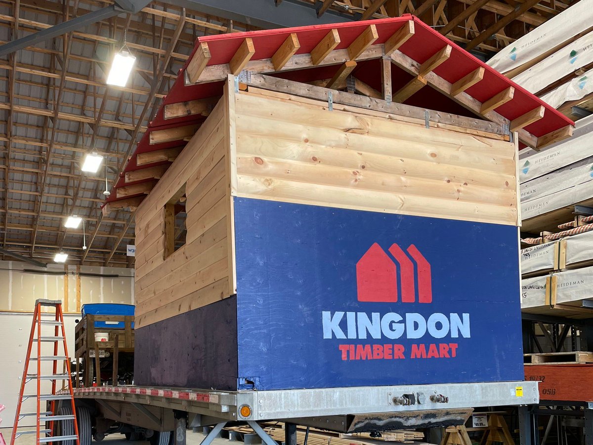 KINGDON_LUMBER's tweet image. The Kingdon Timber Mart float is coming together nicely! We're making a few modifications to "Santa's Workshop" this year! Check us out at the Lakefield Santa Claus Parade this Sunday at 1:00PM 

#santaclausparade #christmas #christmasfloat #community #kingdontimbermart